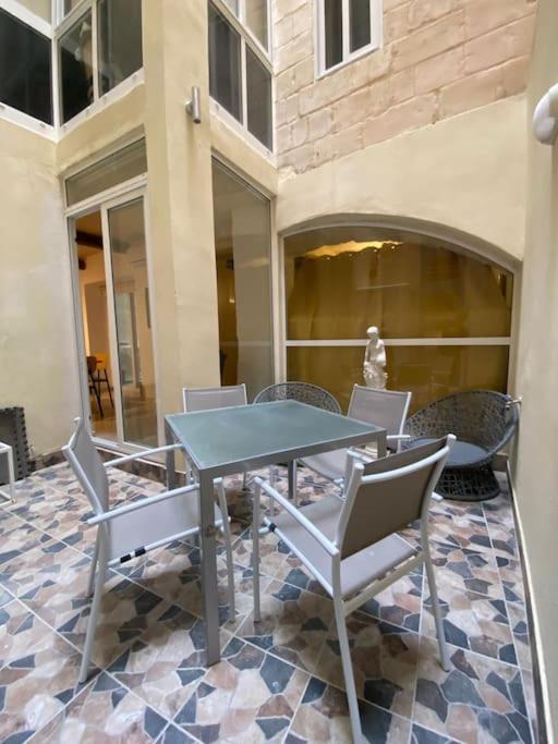 Vallettadreamsuites Groud Floor Shared Sea View Rooof Terrace מראה חיצוני תמונה