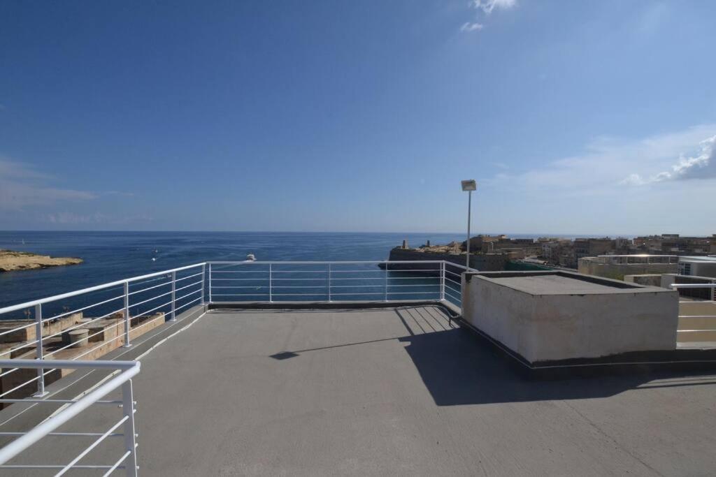 Vallettadreamsuites Groud Floor Shared Sea View Rooof Terrace מראה חיצוני תמונה